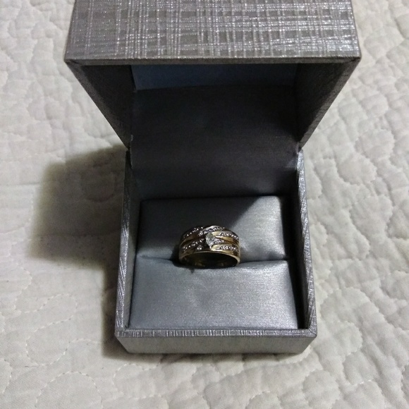 Diamond Ring - Picture 3 of 4